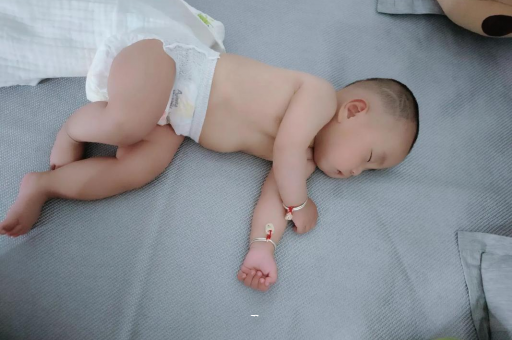 灵宝给宝宝添加辅食